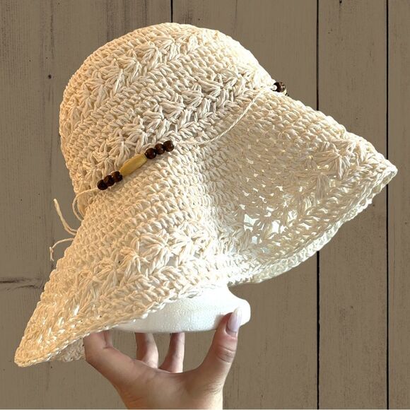 Natural straw white floppy hat - Picture 1 of 4